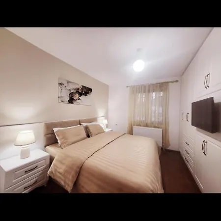 Apartament Papa's Place Voskopojë